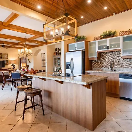 Casa Rosa- Luxury Ocean View 3 Bedroom Home